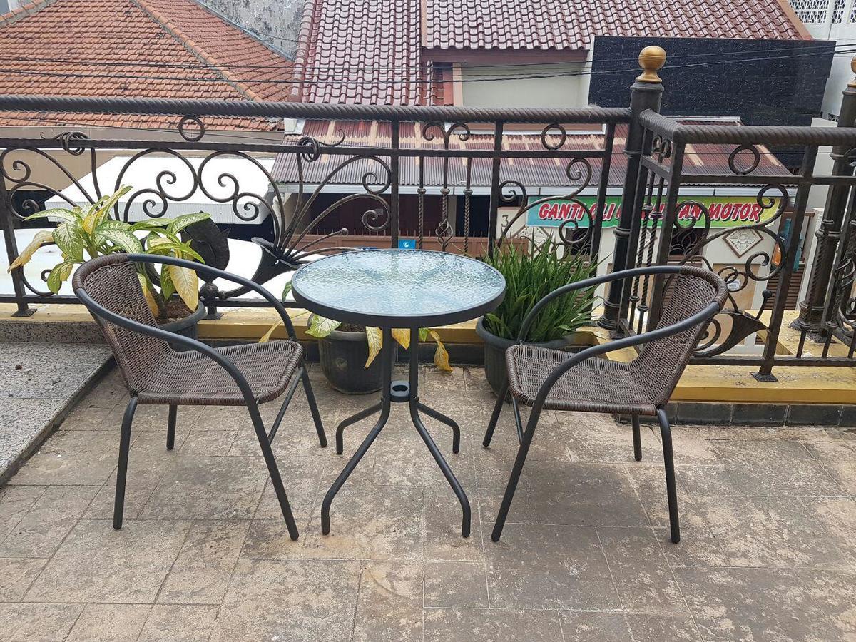 The Backpacker Semarang Vandrarhem Exteriör bild